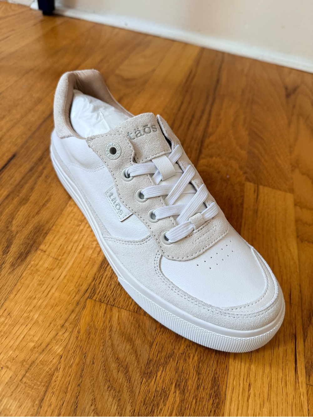 NWT Taos Pop Soul white/off-white sneakers